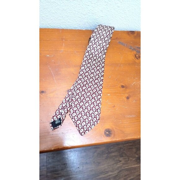 Guitarz Vintage Silk Tie Red Paisley Pattern Mens Neckwear USA Made - Picture 1 of 6
